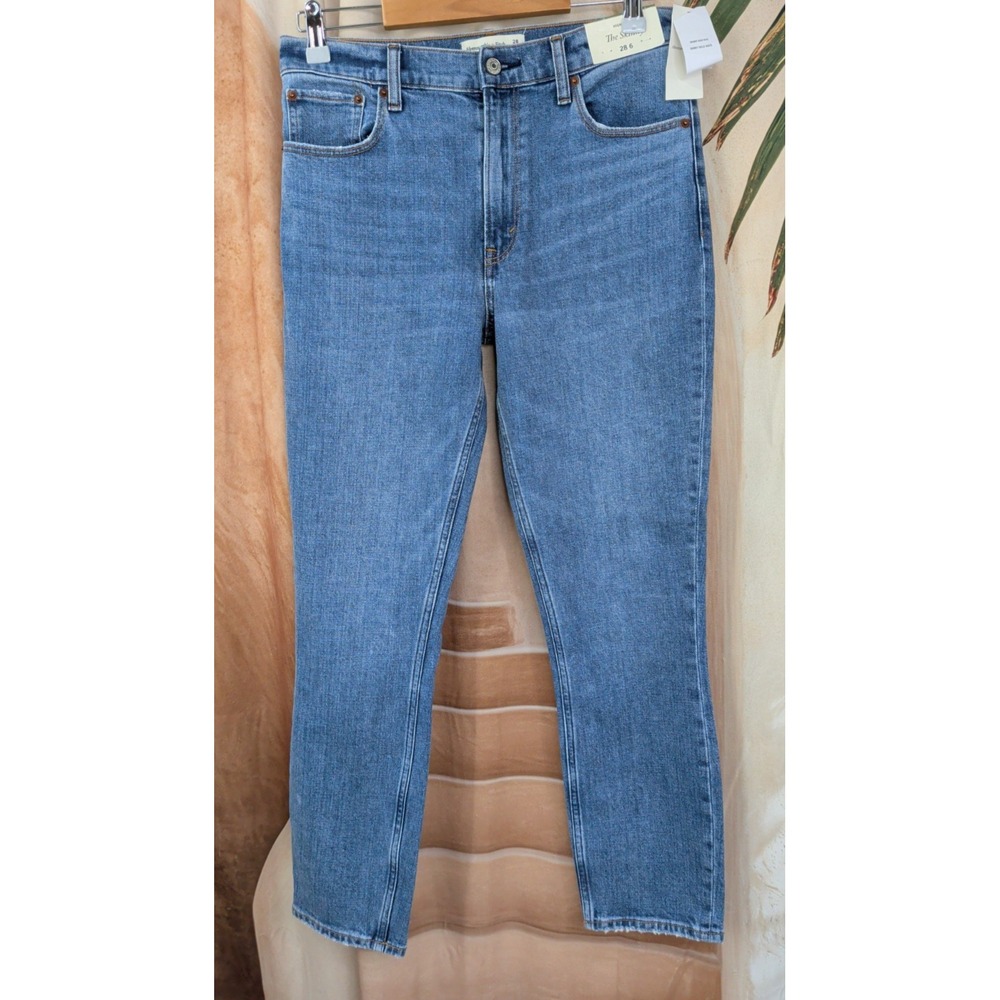 Abercrombie & Fitch's "The Skinny High Rise"